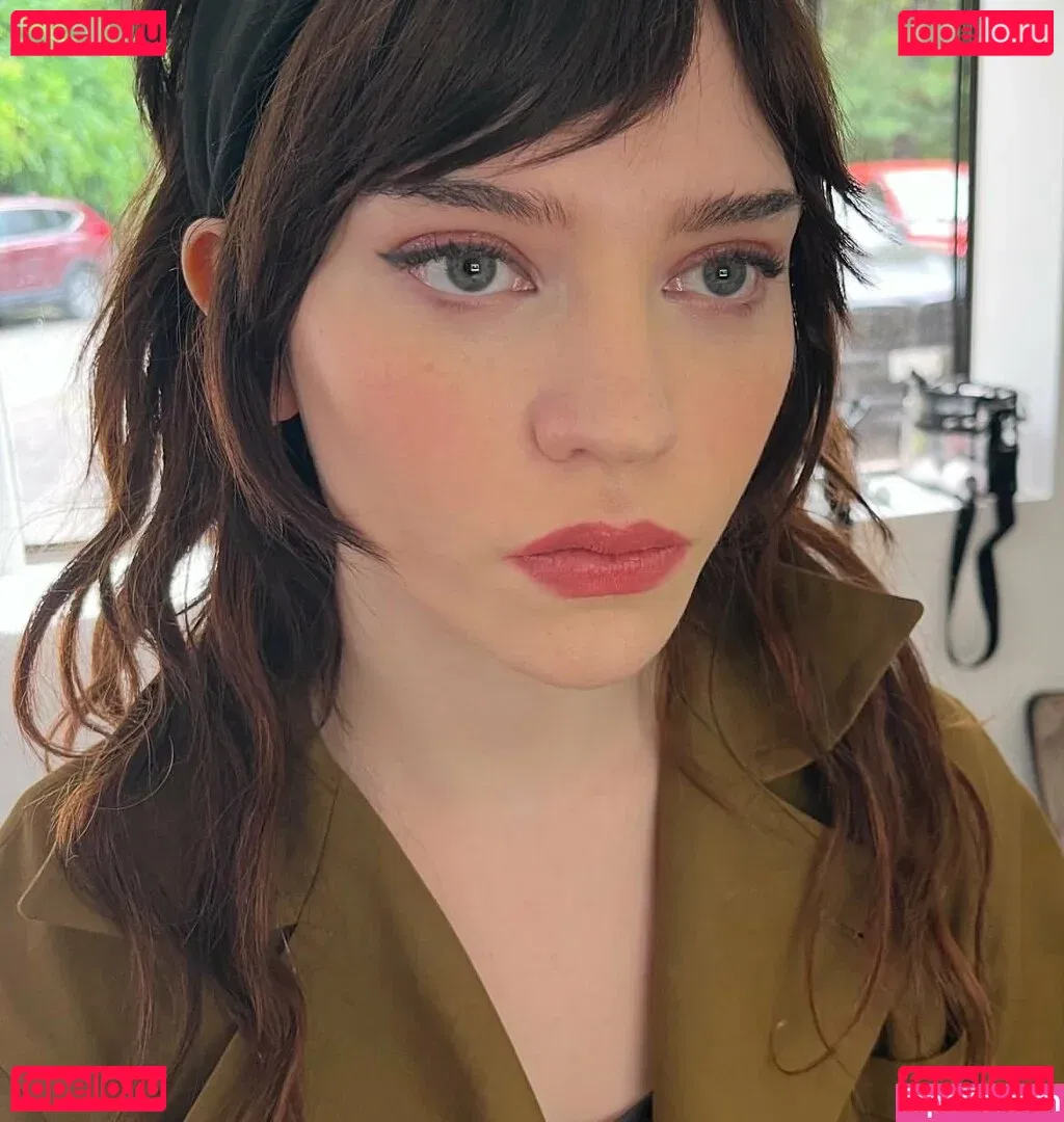 Sophie Thatcher Onlyfans Photo Gallery 