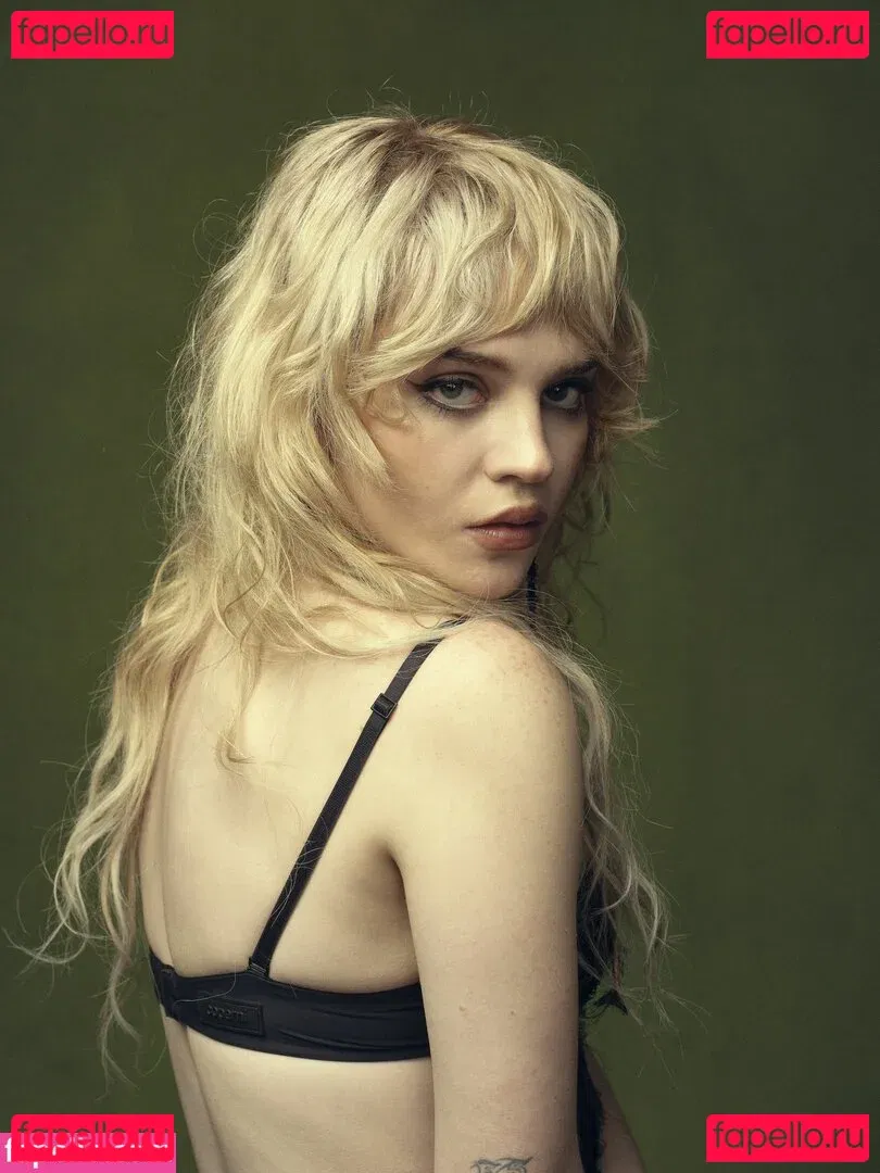 Sophie Thatcher Onlyfans Photo Gallery 