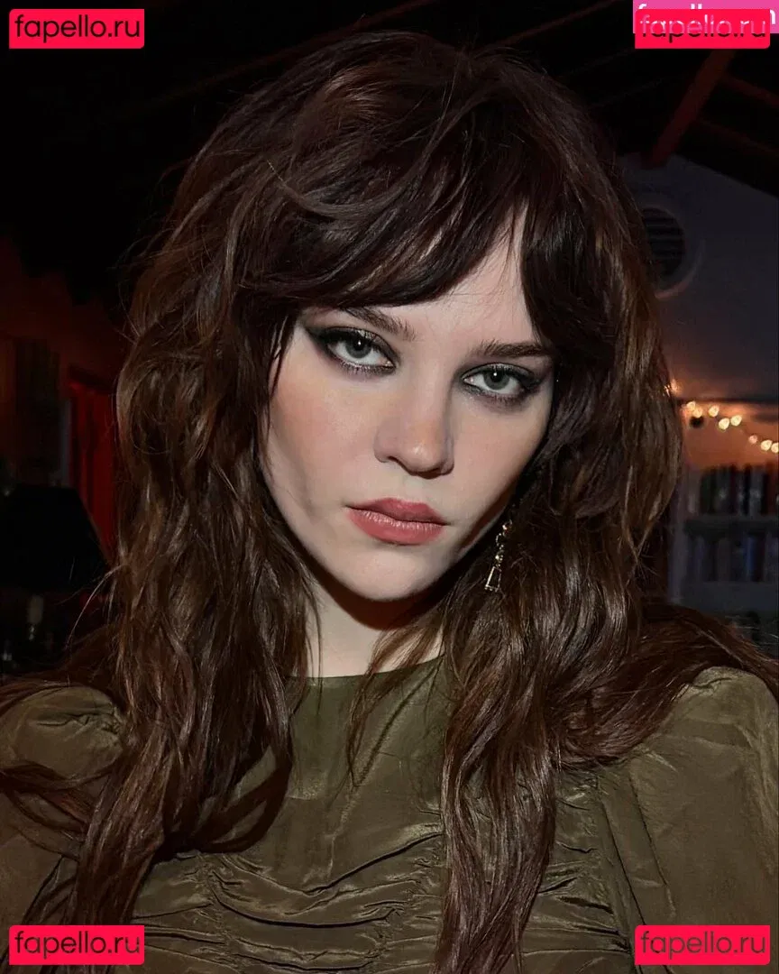 Sophie Thatcher Onlyfans Photo Gallery 