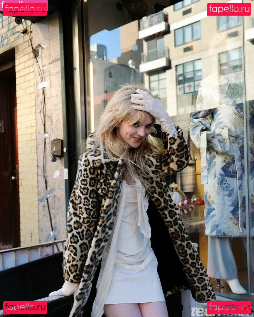 Sophie Thatcher Onlyfans Photo Gallery 