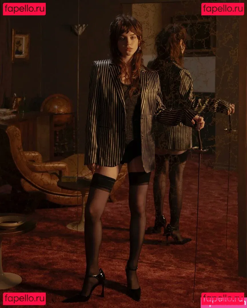 Sophie Thatcher Onlyfans Photo Gallery 