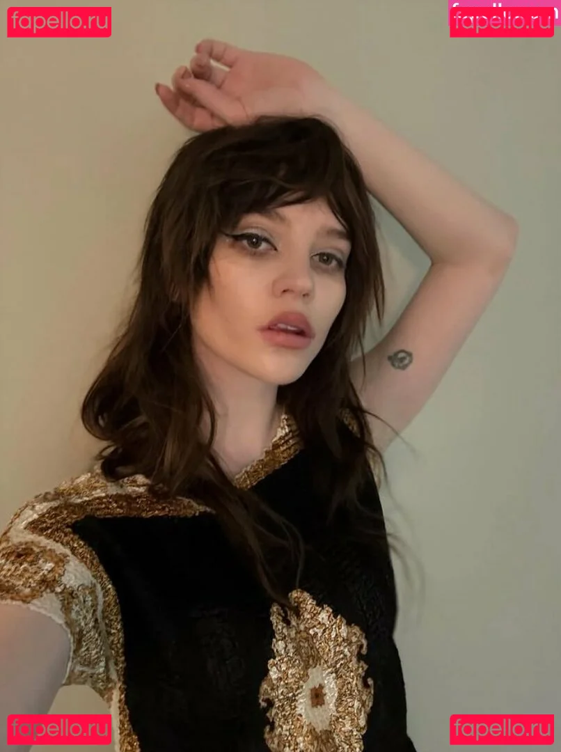 Sophie Thatcher Onlyfans Photo Gallery 