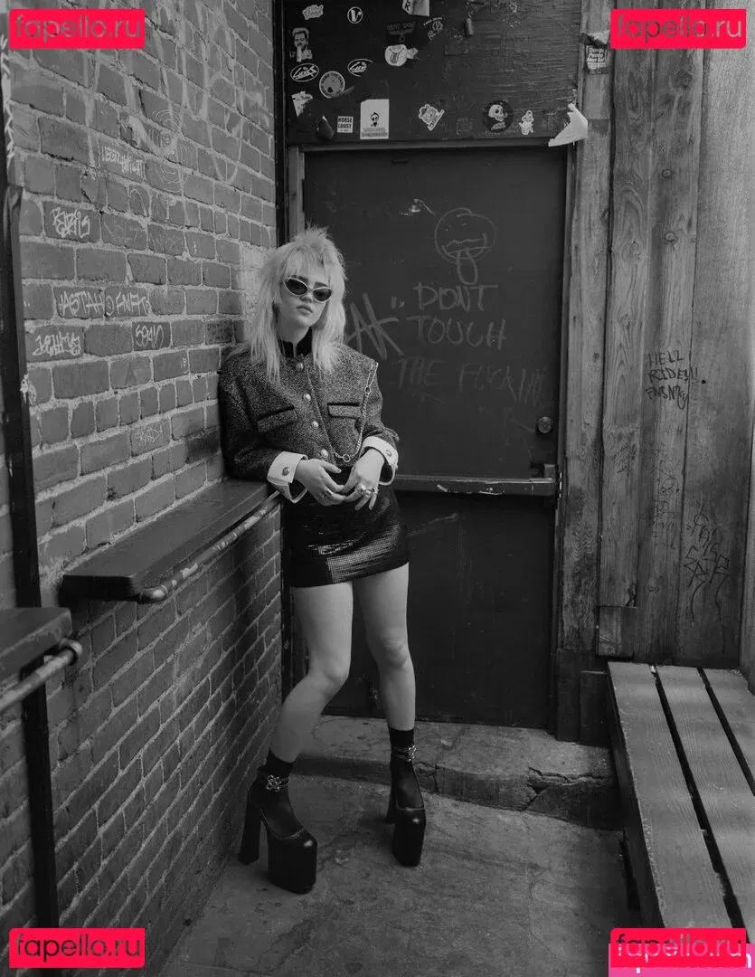 Sophie Thatcher Onlyfans Photo Gallery 