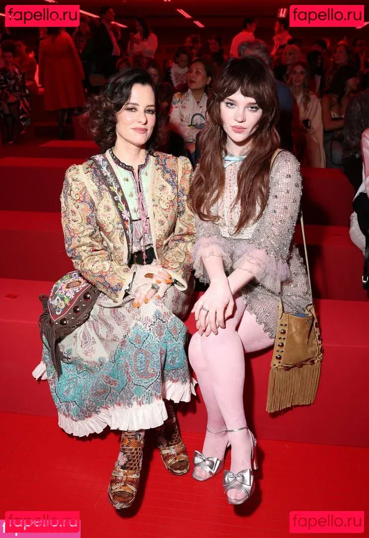 Sophie Thatcher Onlyfans Photo Gallery 