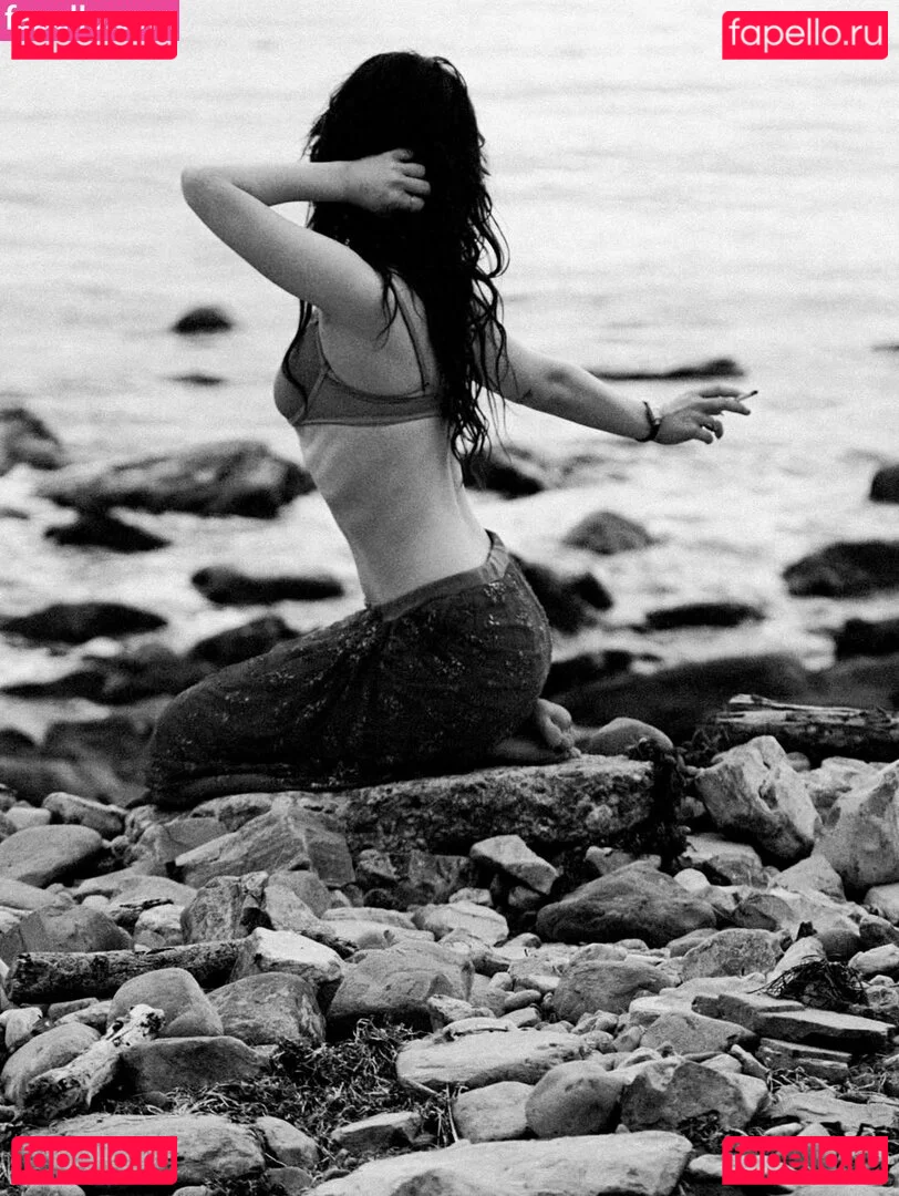 Sophie Thatcher Onlyfans Photo Gallery 