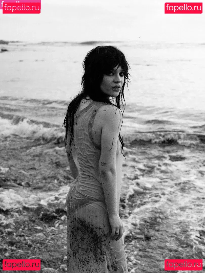 Sophie Thatcher Onlyfans Photo Gallery 