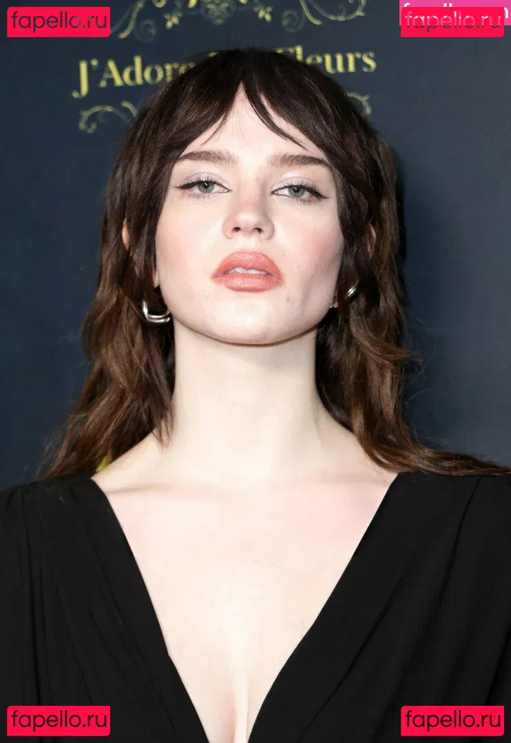 Sophie Thatcher Onlyfans Photo Gallery 