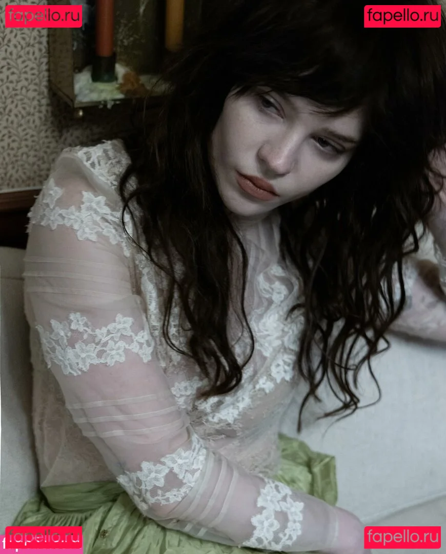 Sophie Thatcher Onlyfans Photo Gallery 