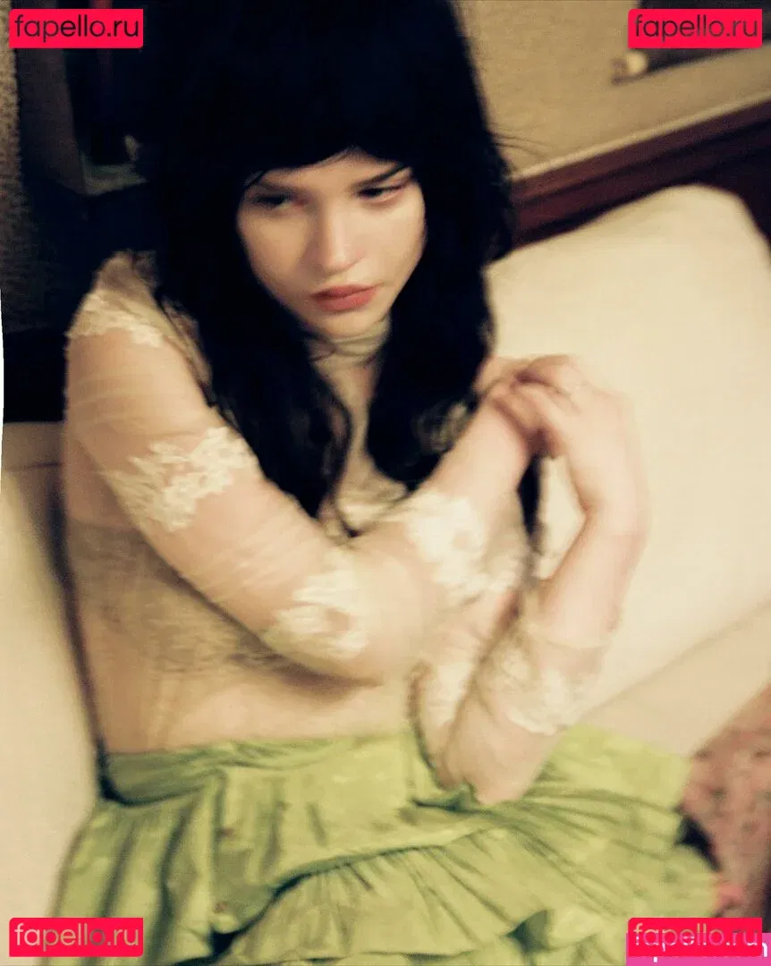 Sophie Thatcher Onlyfans Photo Gallery 