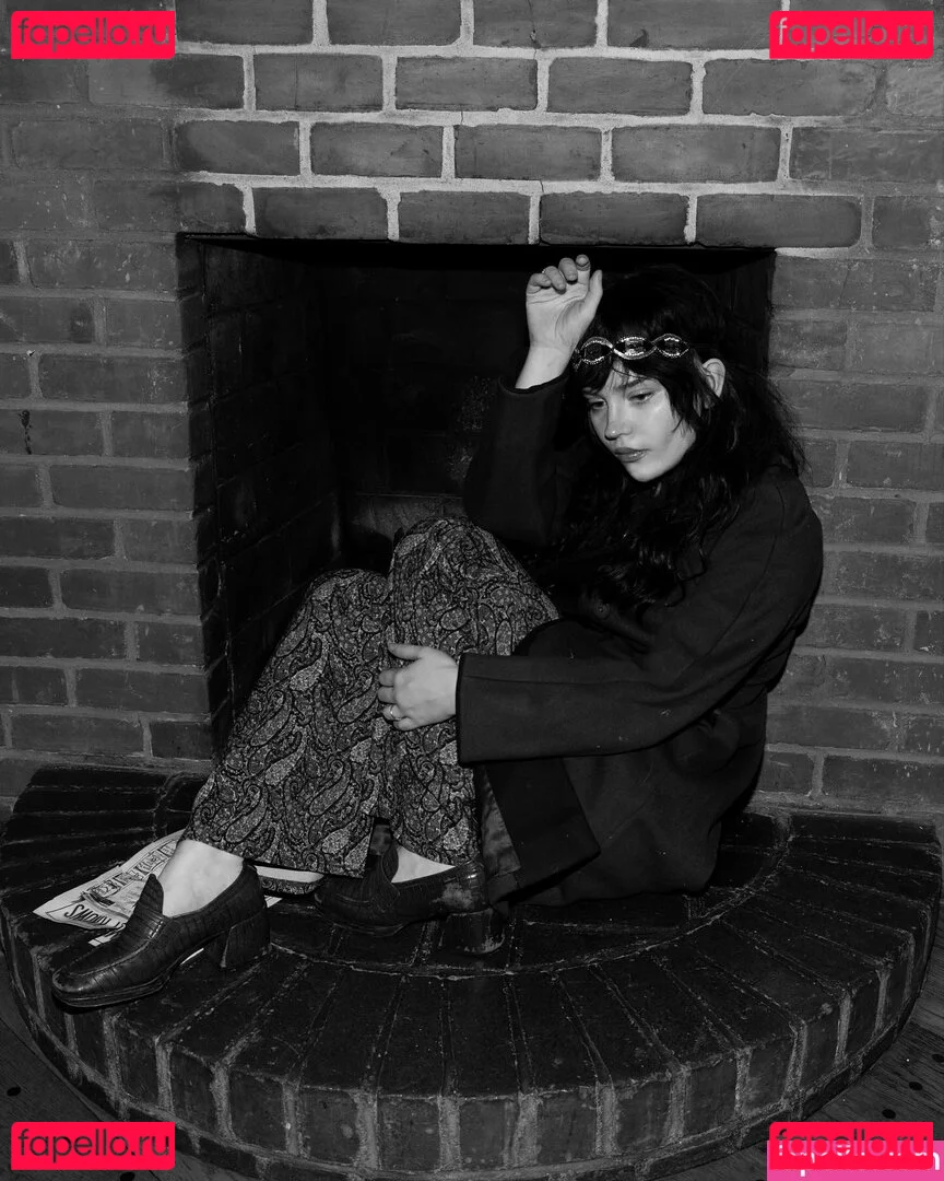 Sophie Thatcher Onlyfans Photo Gallery 