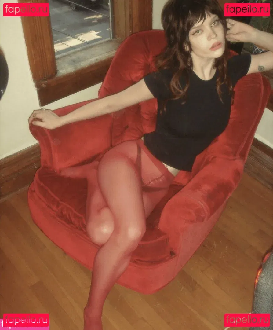 Sophie Thatcher Onlyfans Photo Gallery 