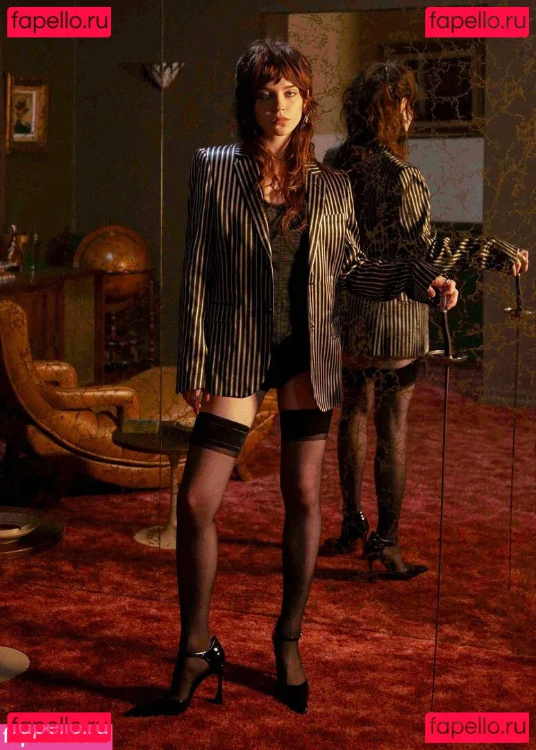 Sophie Thatcher Onlyfans Photo Gallery 