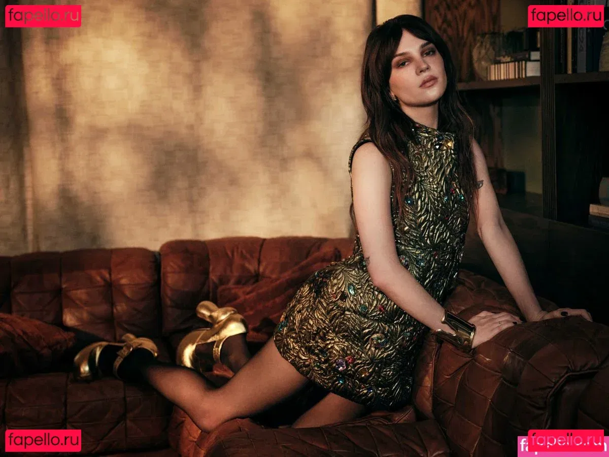 Sophie Thatcher Onlyfans Photo Gallery 