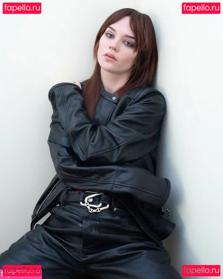 Sophie Thatcher Onlyfans Photo Gallery 