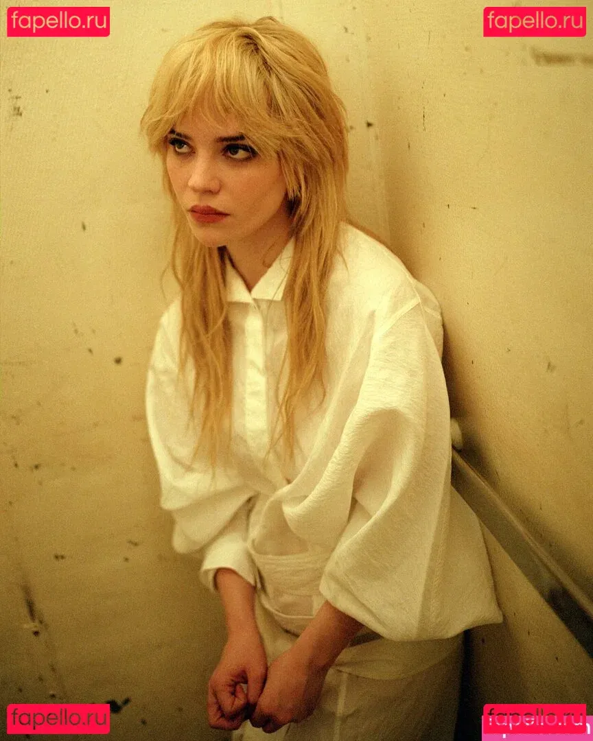 Sophie Thatcher Onlyfans Photo Gallery 