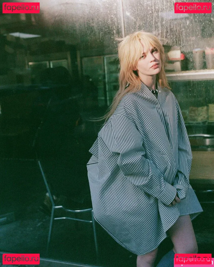 Sophie Thatcher Onlyfans Photo Gallery 