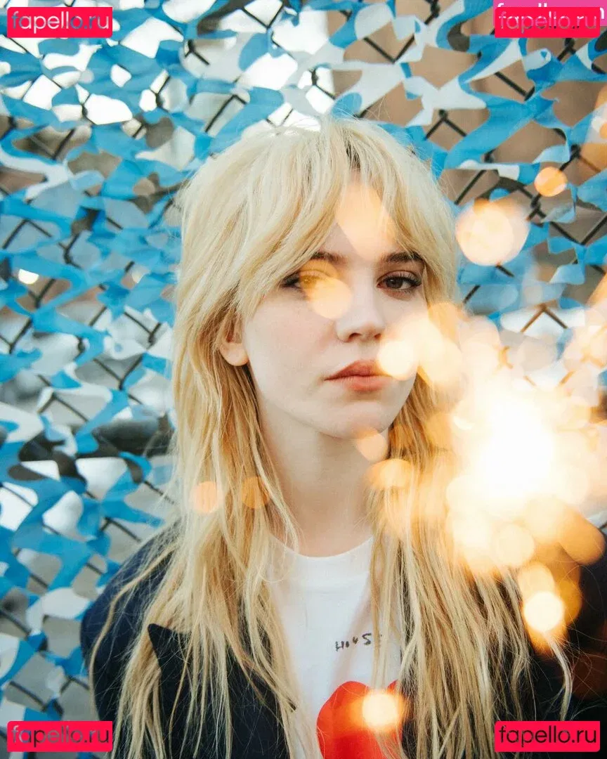 Sophie Thatcher Onlyfans Photo Gallery 