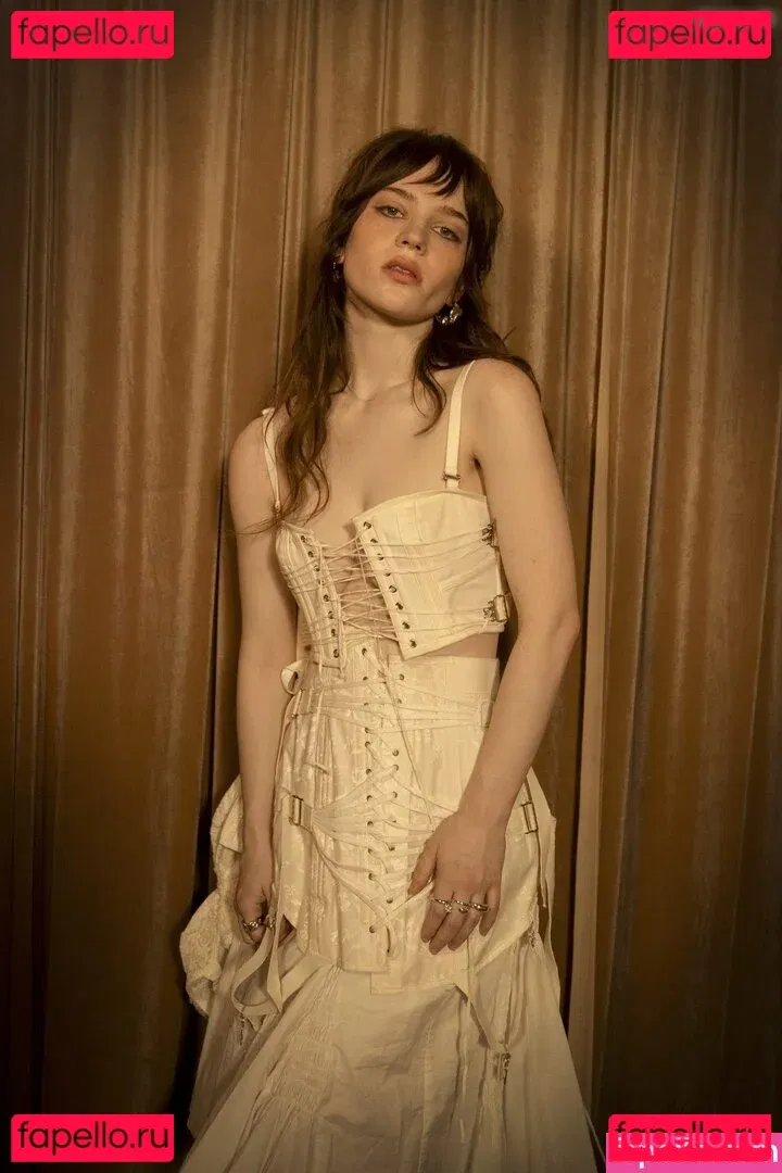 Sophie Thatcher Onlyfans Photo Gallery 