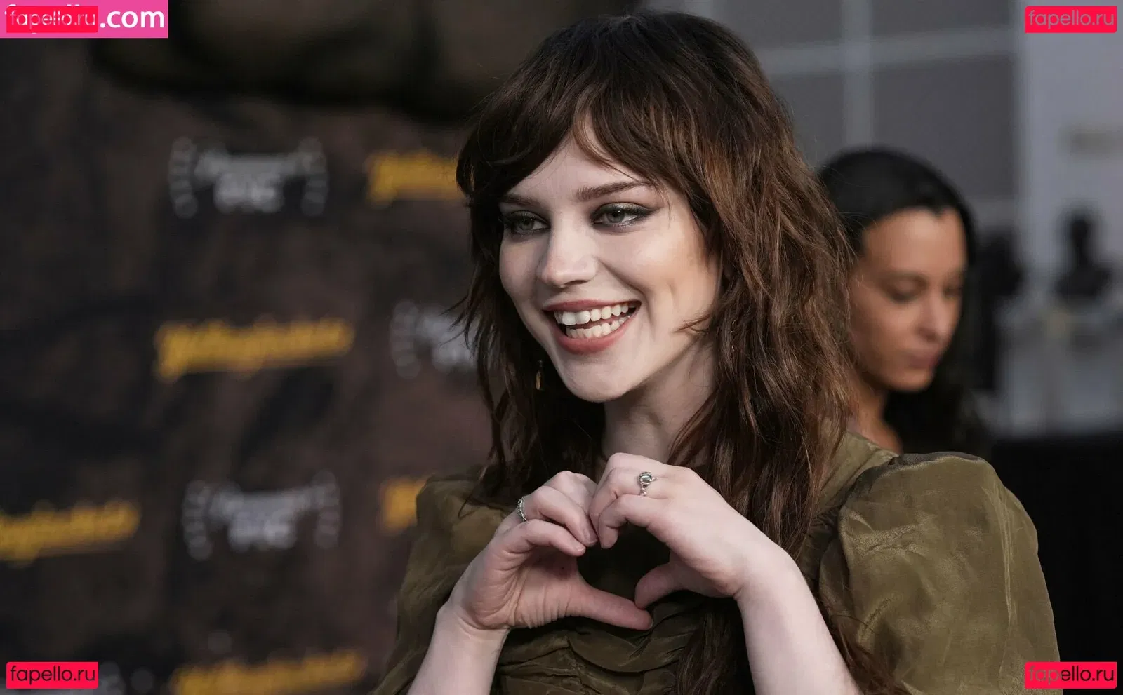 Sophie Thatcher Onlyfans Photo Gallery 