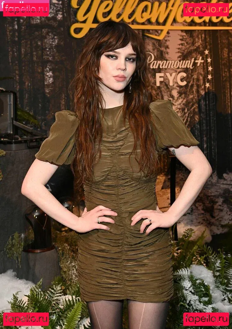 Sophie Thatcher Onlyfans Photo Gallery 