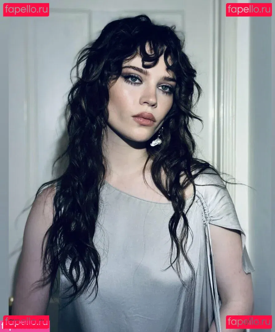 Sophie Thatcher Onlyfans Photo Gallery 