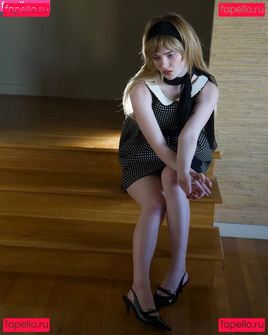 Sophie Thatcher Onlyfans Photo Gallery 