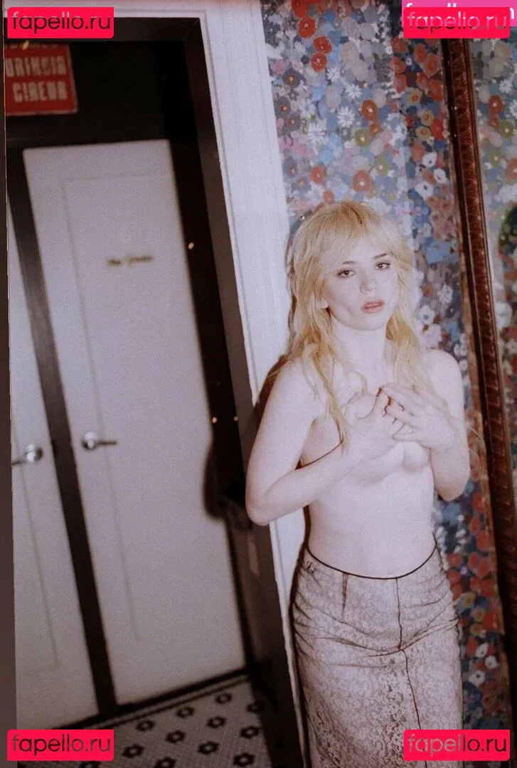 Sophie Thatcher Onlyfans Photo Gallery 