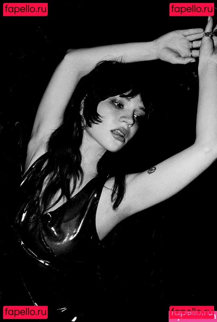 Sophie Thatcher Onlyfans Photo Gallery 