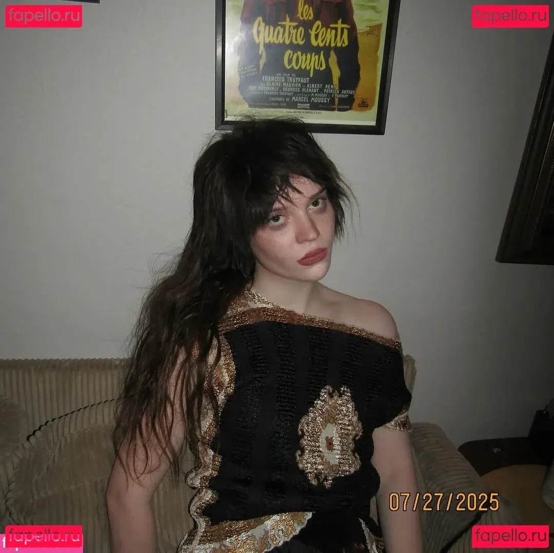 Sophie Thatcher Onlyfans Photo Gallery 