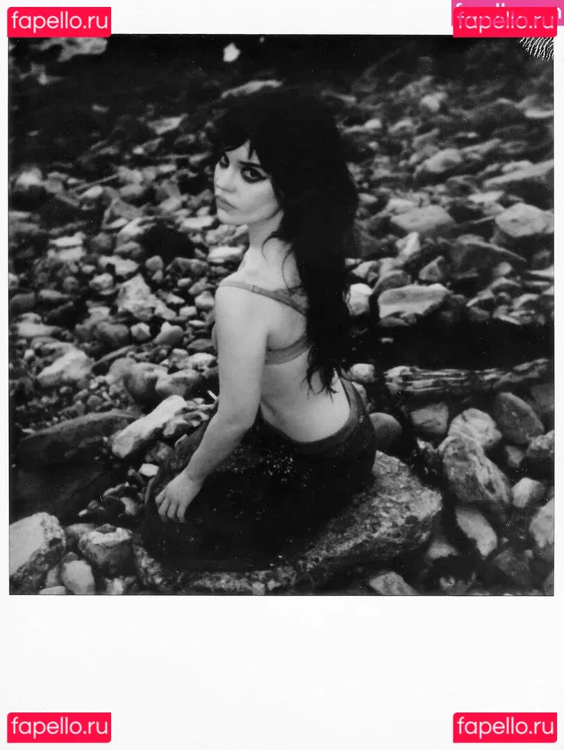 Sophie Thatcher Onlyfans Photo Gallery 