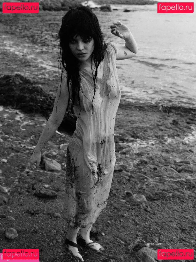 Sophie Thatcher Onlyfans Photo Gallery 