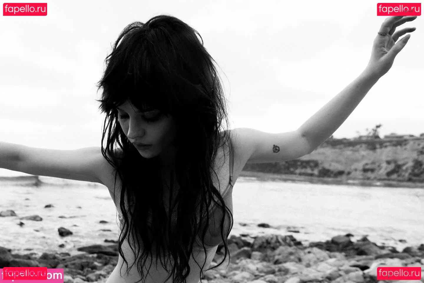 Sophie Thatcher Onlyfans Photo Gallery 