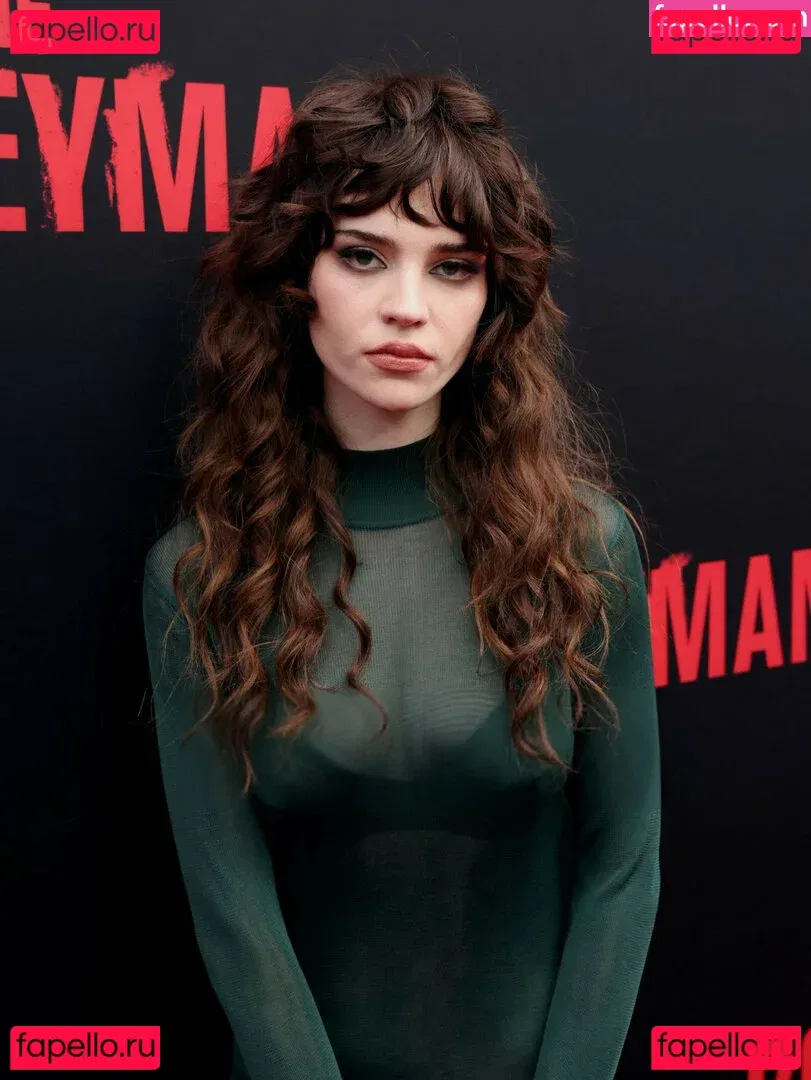 Sophie Thatcher Onlyfans Photo Gallery 