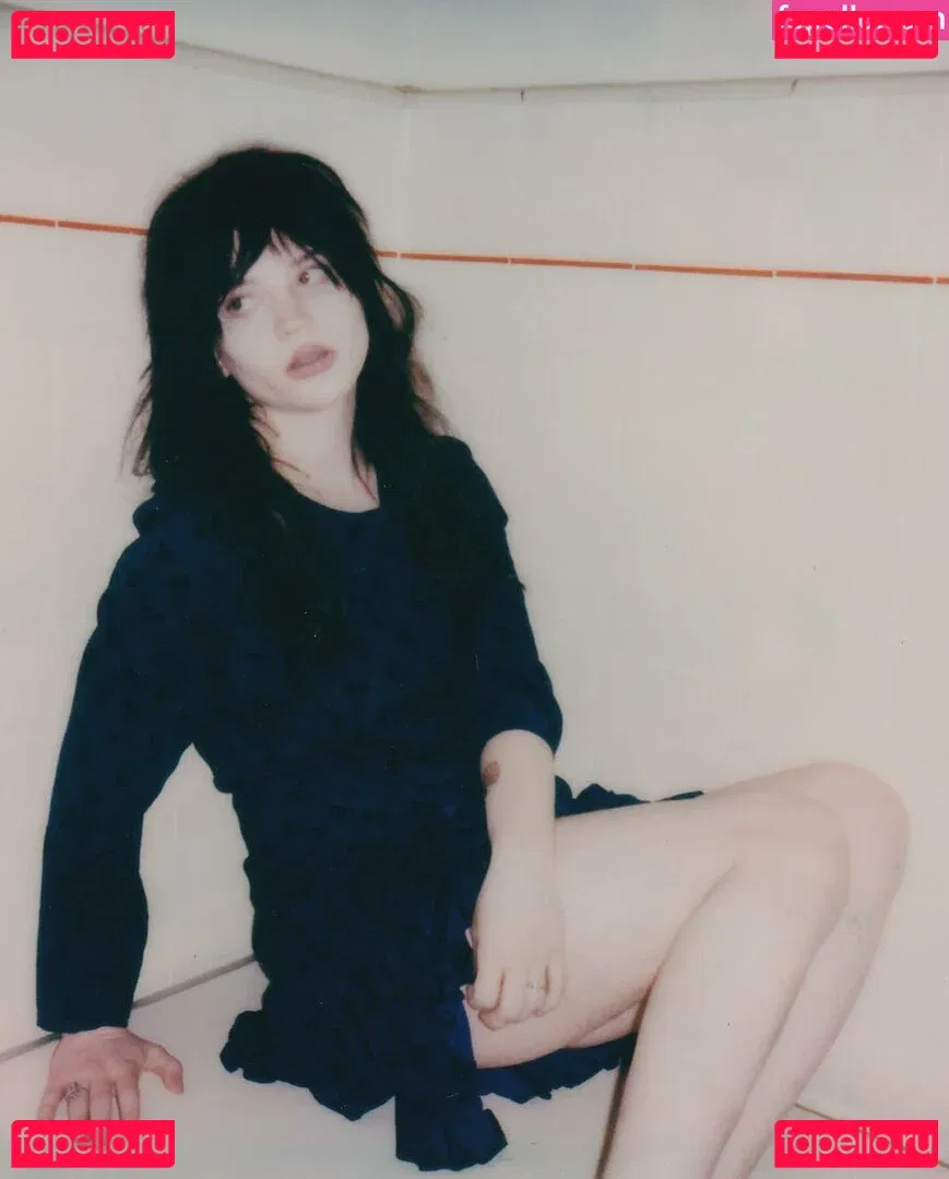 Sophie Thatcher Onlyfans Photo Gallery 