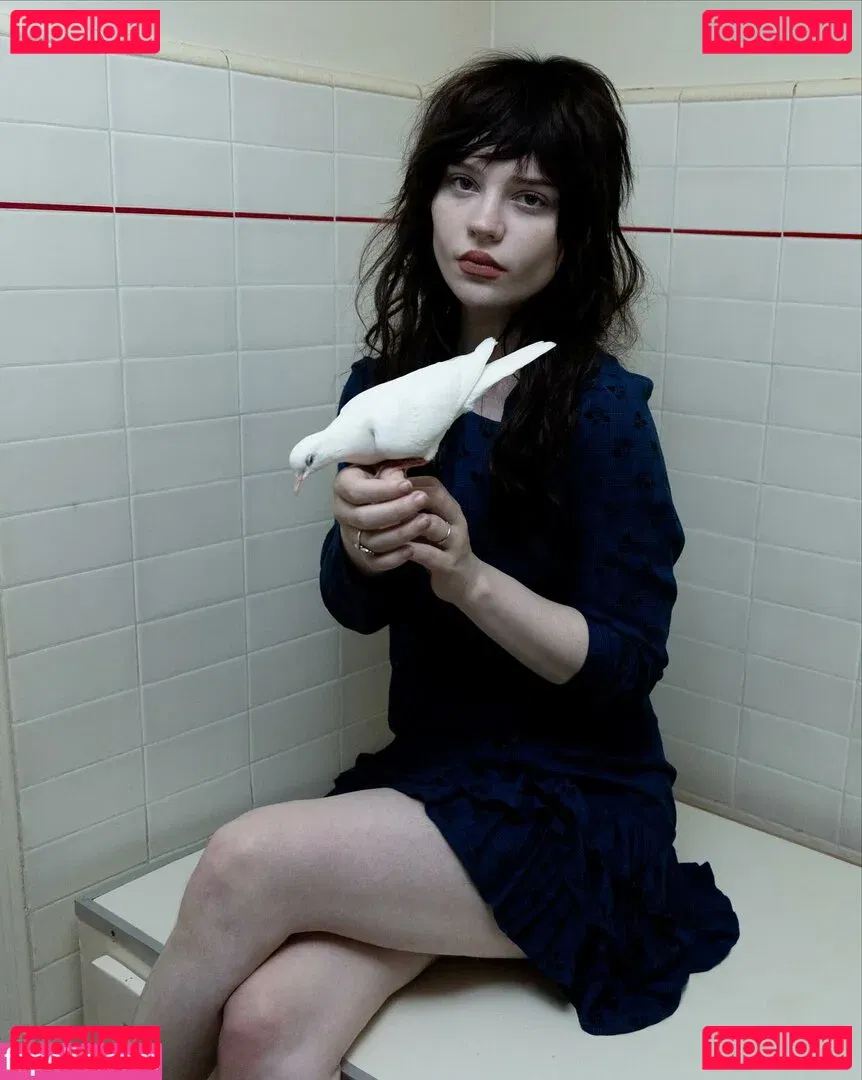 Sophie Thatcher Onlyfans Photo Gallery 