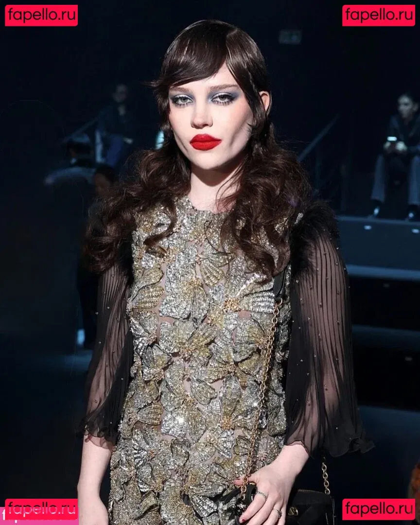 Sophie Thatcher Onlyfans Photo Gallery 