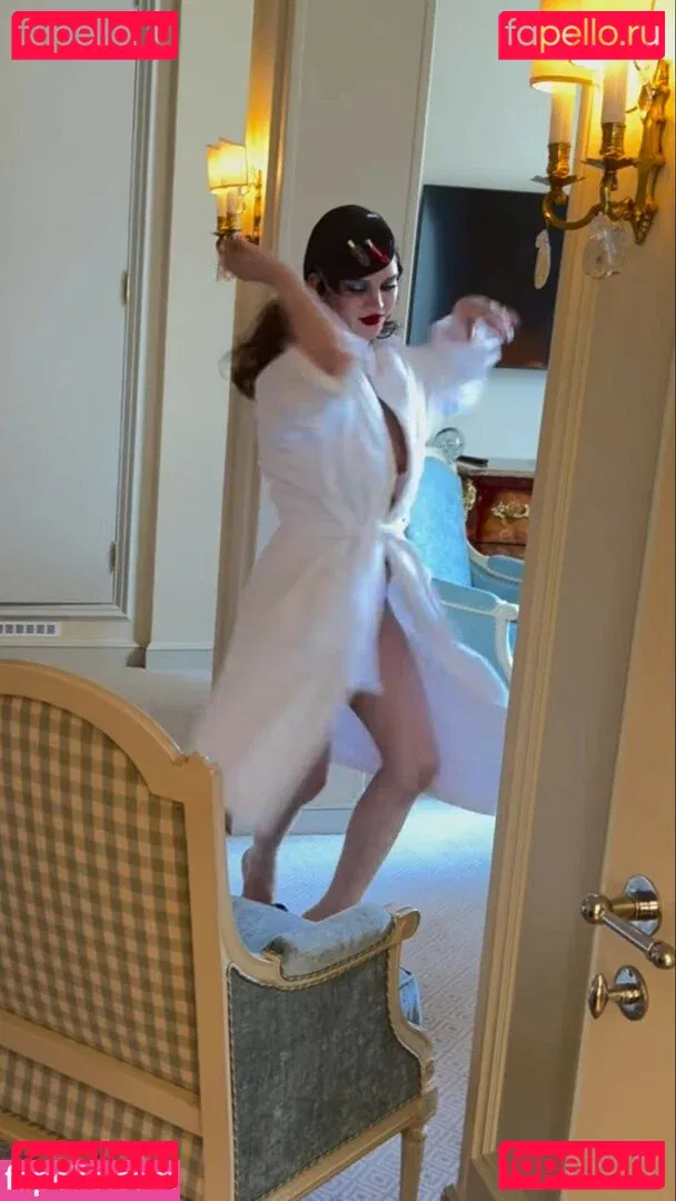 Sophie Thatcher Onlyfans Photo Gallery 