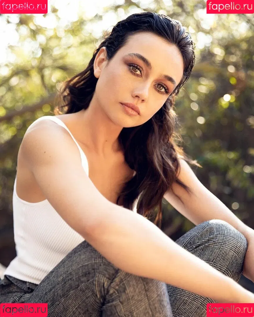 Sydney Chandler Onlyfans Photo Gallery 