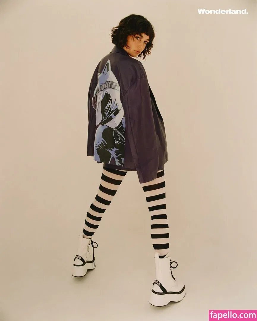 Sydney Chandler Onlyfans Photo Gallery 