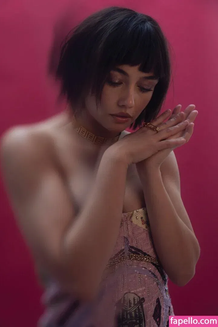 Sydney Chandler Onlyfans Photo Gallery 