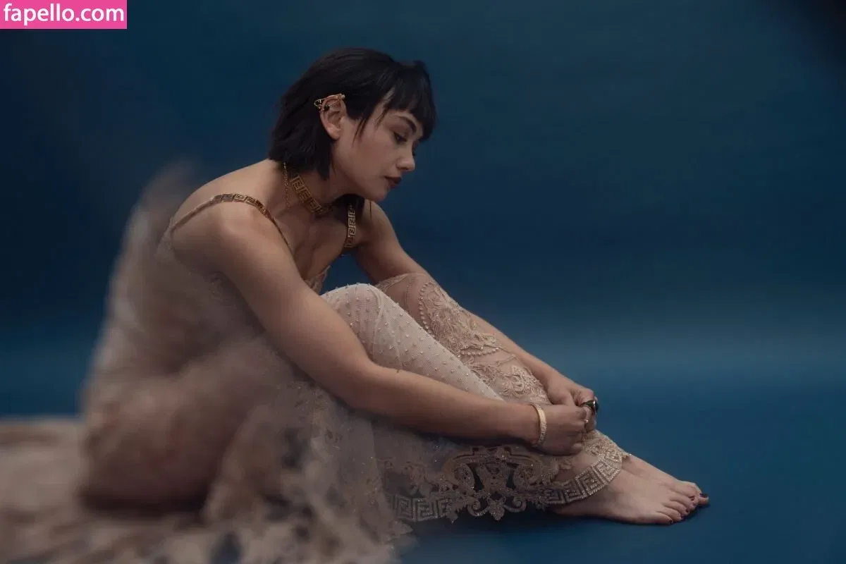 Sydney Chandler Onlyfans Photo Gallery 