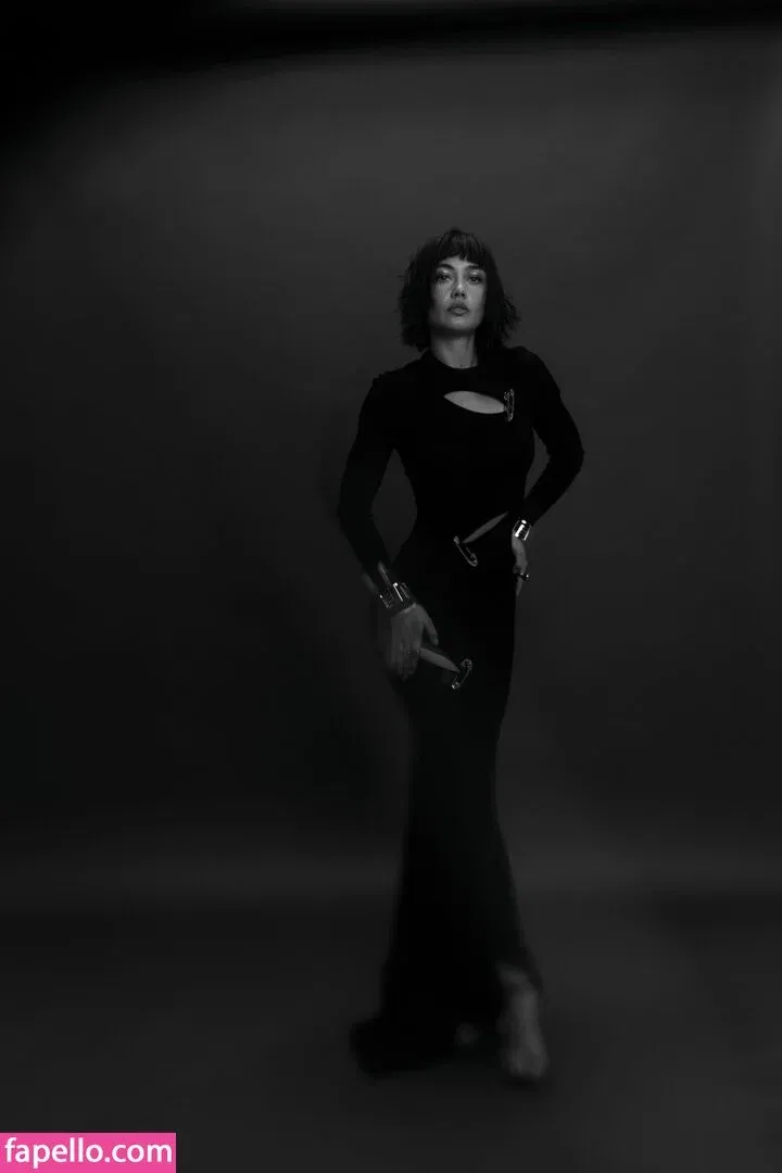 Sydney Chandler Onlyfans Photo Gallery 