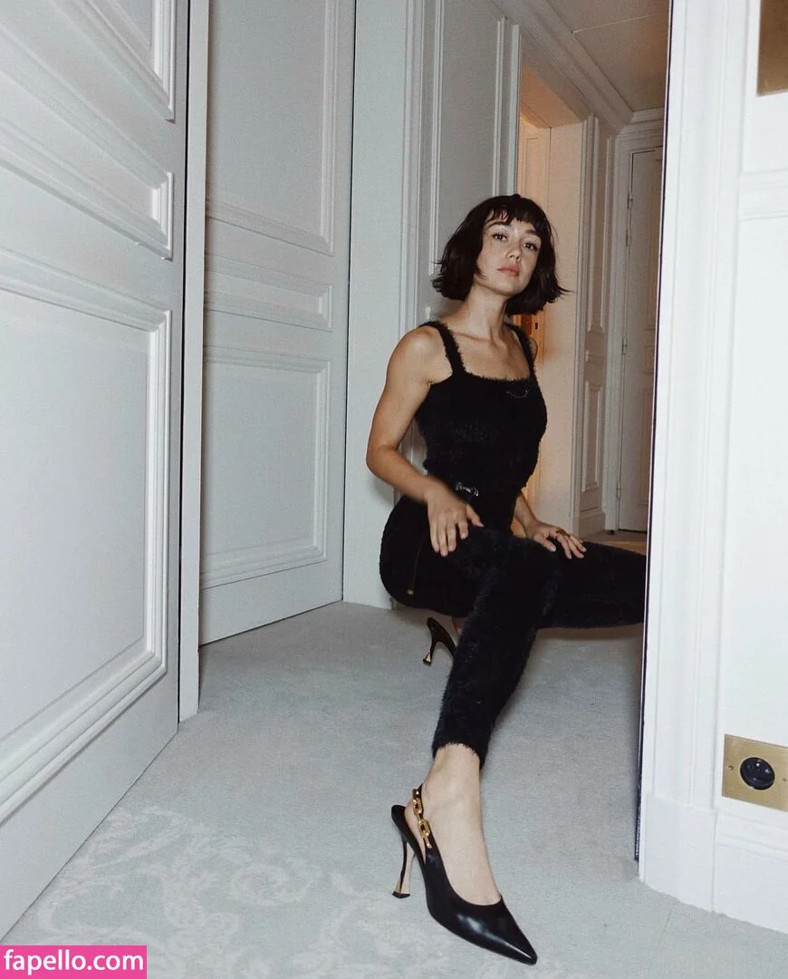 Sydney Chandler Onlyfans Photo Gallery 