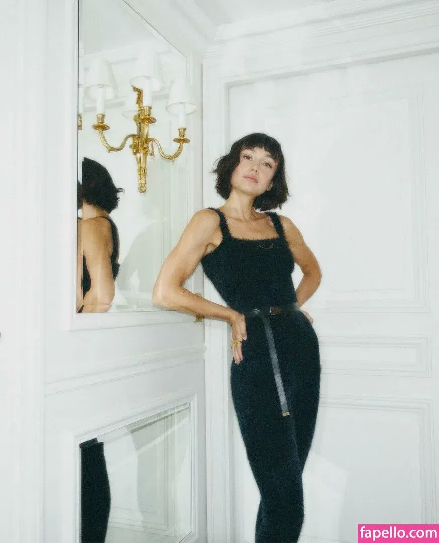 Sydney Chandler Onlyfans Photo Gallery 