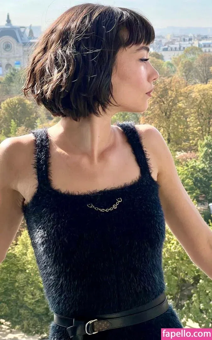 Sydney Chandler Onlyfans Photo Gallery 