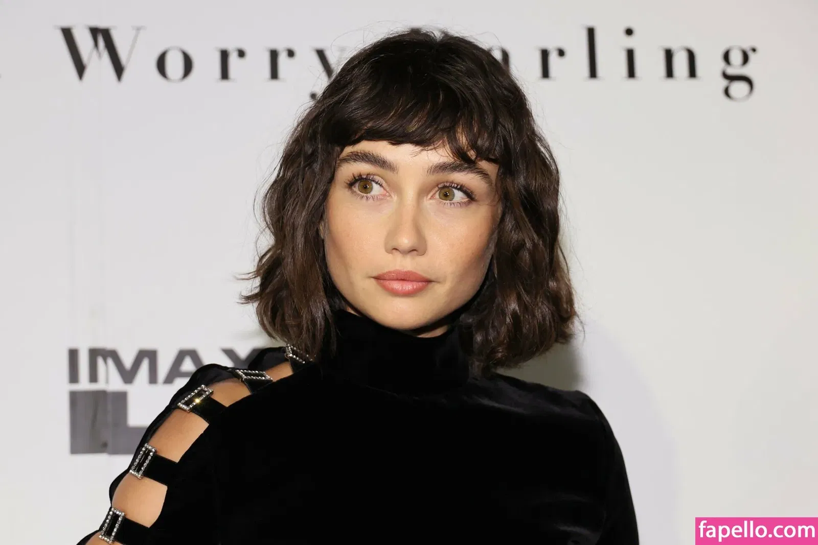 Sydney Chandler Onlyfans Photo Gallery 