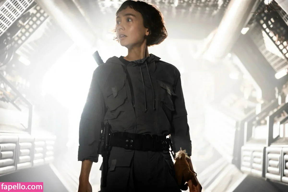 Sydney Chandler Onlyfans Photo Gallery 