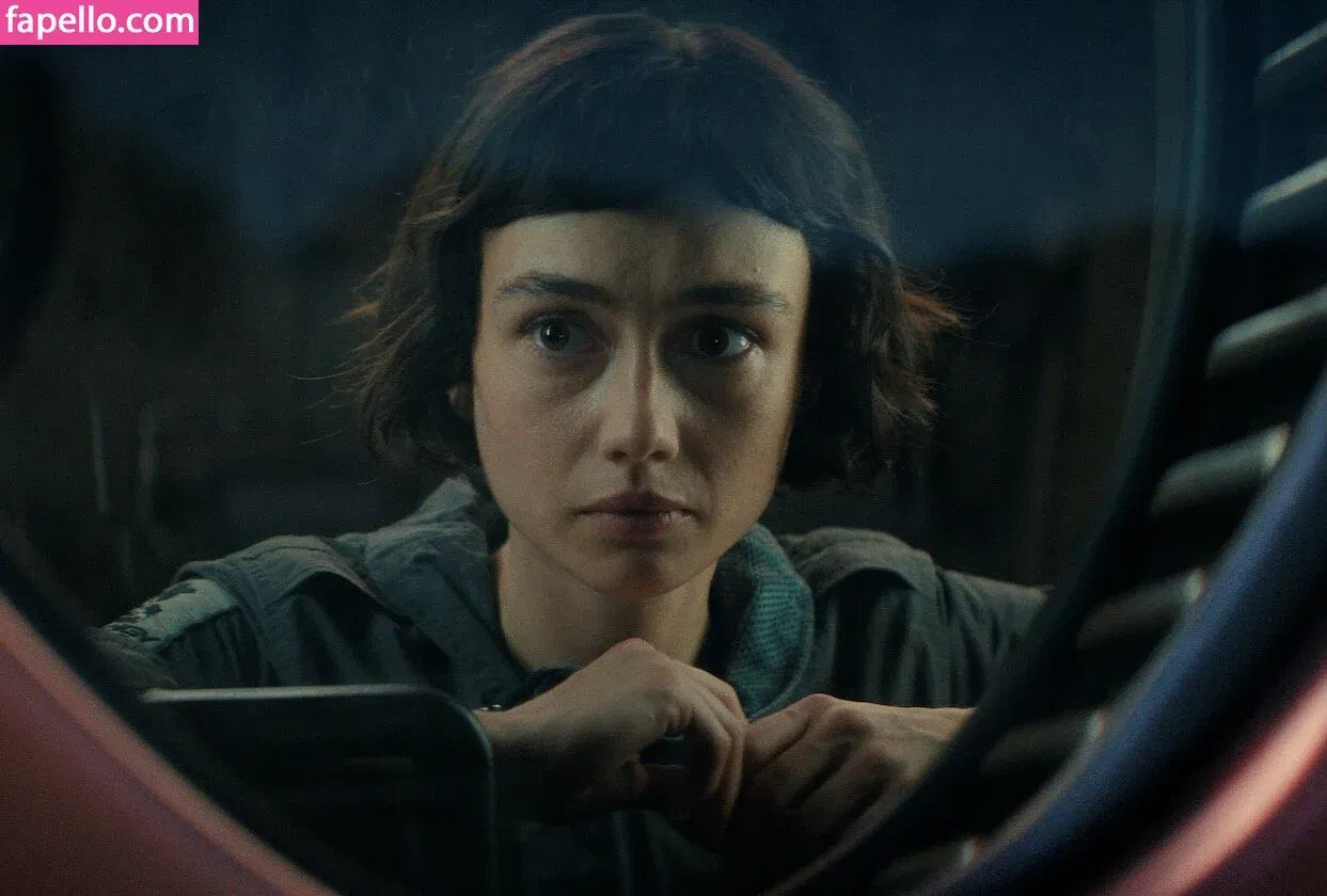 Sydney Chandler Onlyfans Photo Gallery 