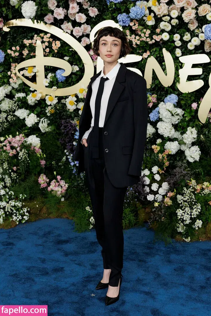 Sydney Chandler Onlyfans Photo Gallery 