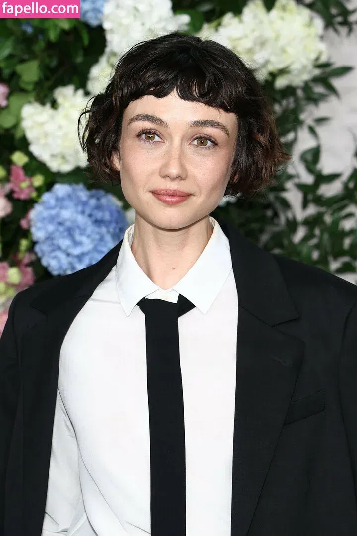 Sydney Chandler Onlyfans Photo Gallery 